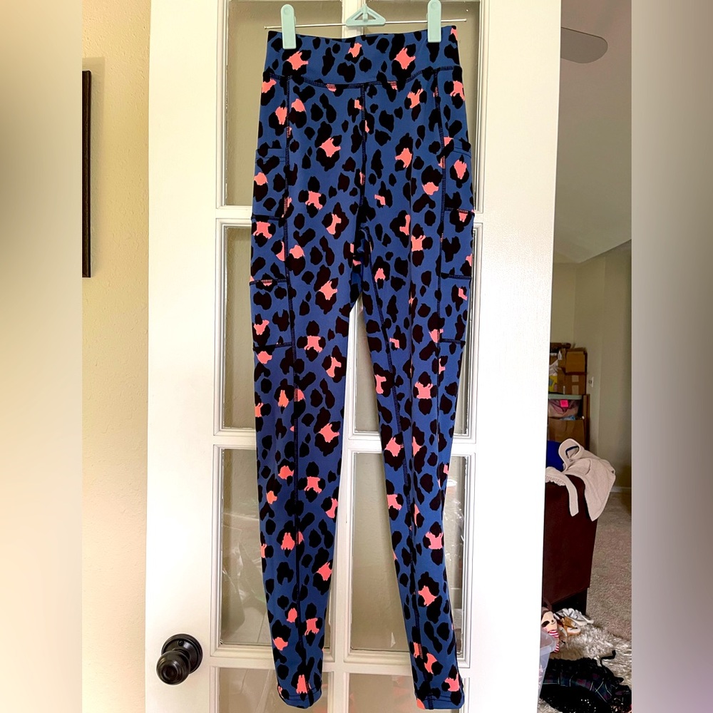 POP Fit Blue Leopard Leggings with Pockets - Women’s XS